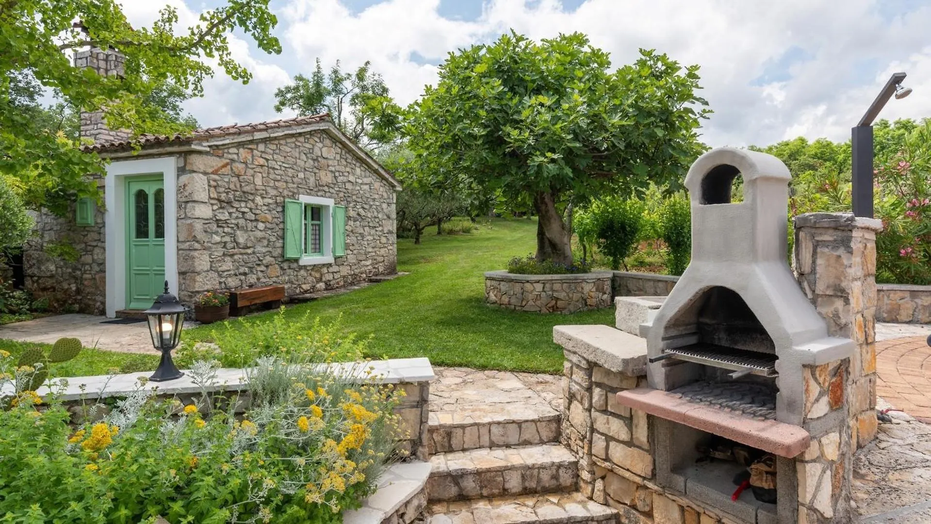 Casa Corona Cubanici 0*,  Croatia