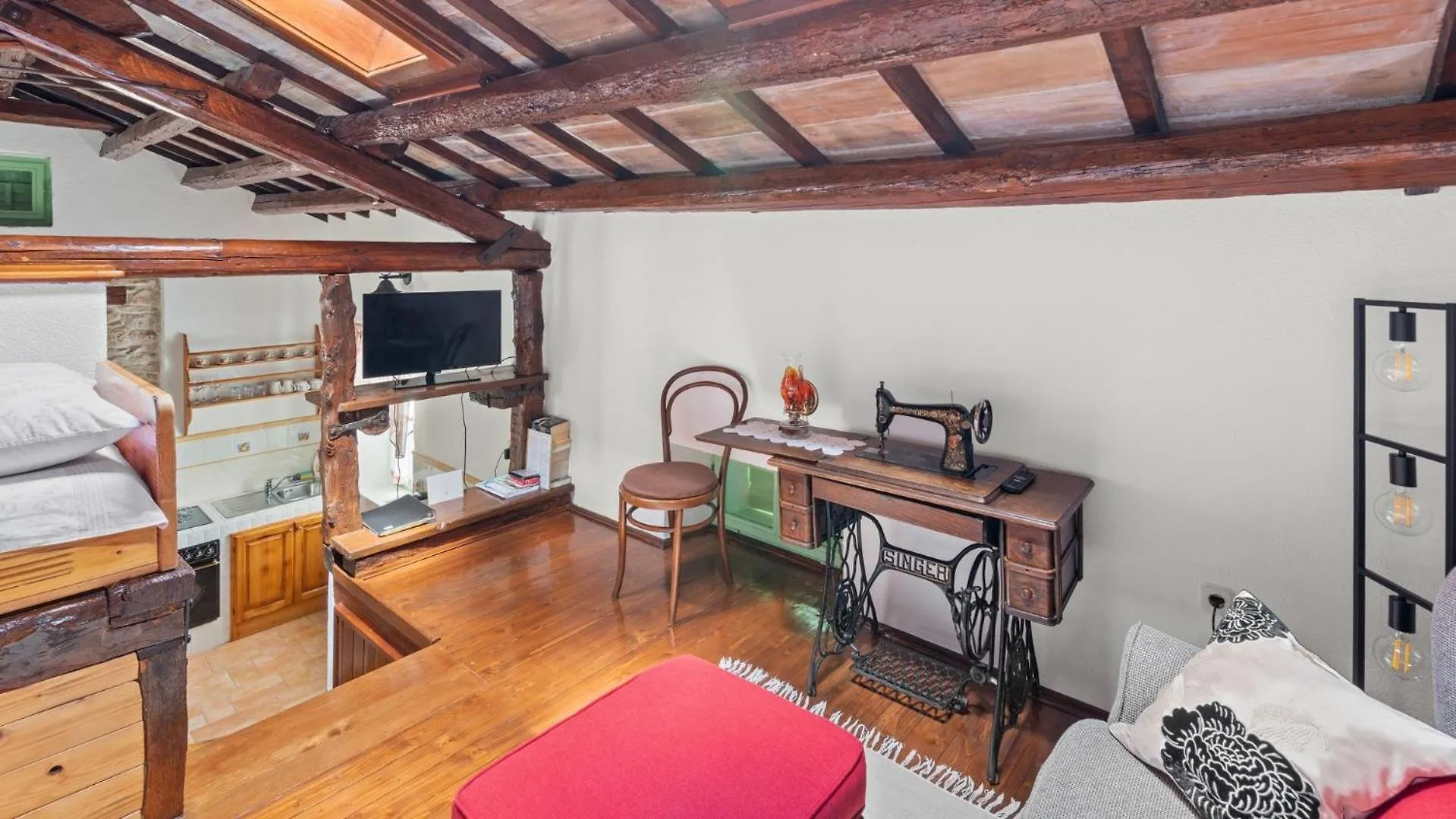 Casa Corona Cubanici 0*,